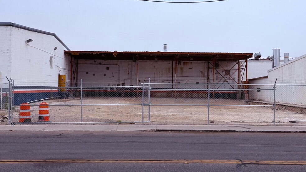 More Photos Of 3517 Frutas Ave, El Paso Manufacturing For Lease