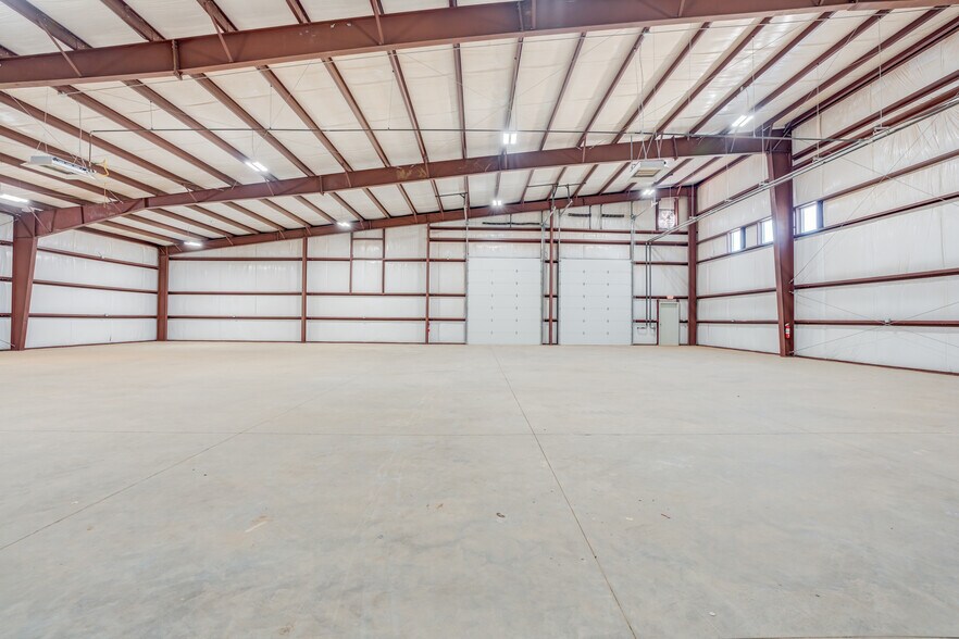 More Photos Of 3814 County Road 1350, Lubbock Distribution For Sale
