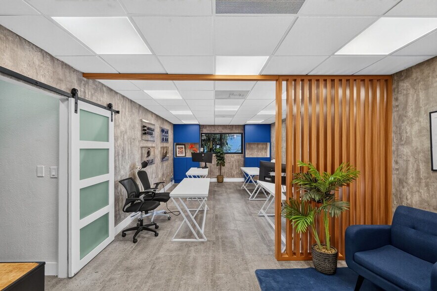 More Photos Of 16811 NE 6th Ave, North Miami Beach Office For Sale