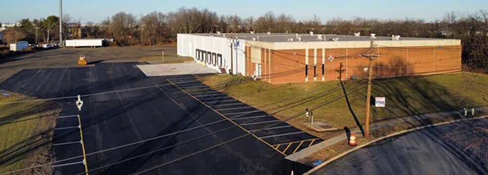 More Photos Of 5 Wheeling Rd, Dayton Warehouse For Lease