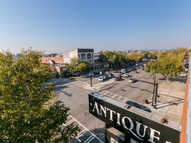 More Photos Of 1051 Broad St, Augusta Storefront For Sale