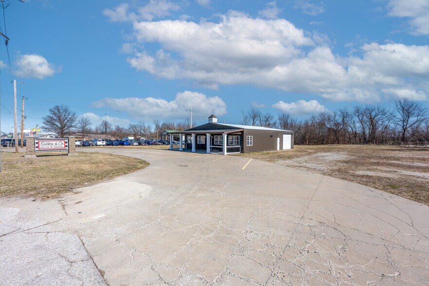 More Photos Of 3805 S Limit Ave, Sedalia General Retail For Sale