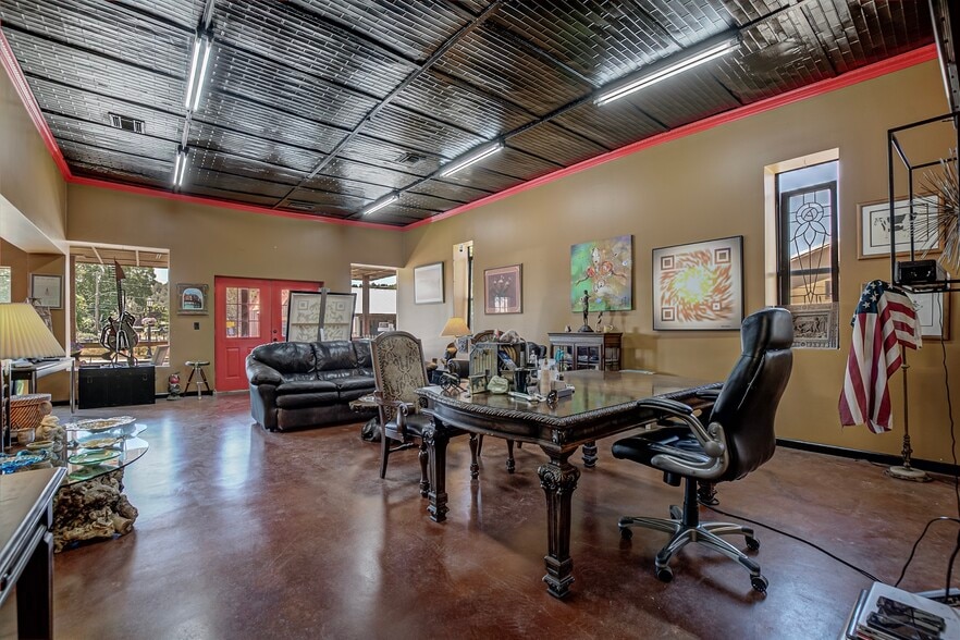 More Photos Of 520 W Main St, Payson Storefront Retail Residential For Sale
