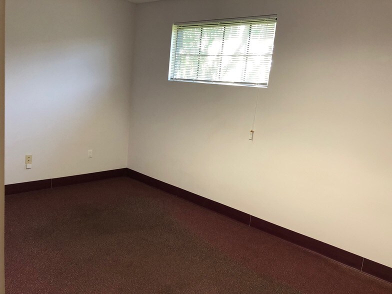 More Photos Of 165 Sabal Palm Dr, Longwood Medical For Lease