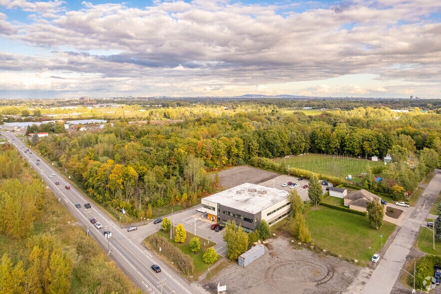 More Photos Of 4272 Boul Dagenais O, Laval General Retail For Lease