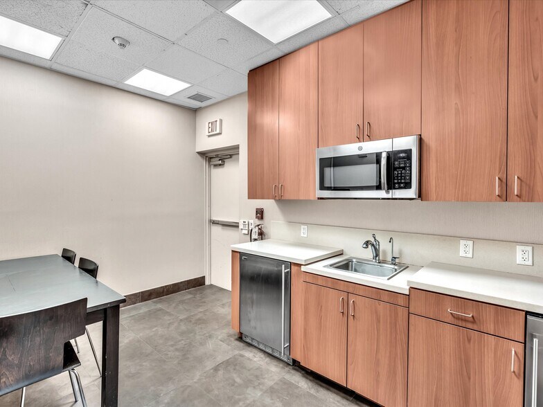More Photos Of 20900 NE 30th Ave, Aventura Office Residential For Sale