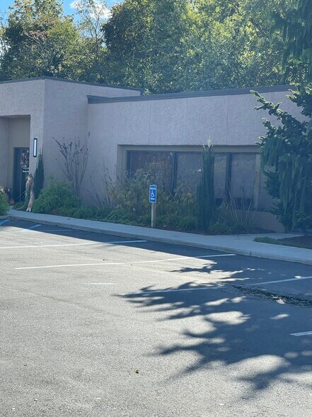 More Photos Of 189 Main Rd, Riverhead Medical For Lease