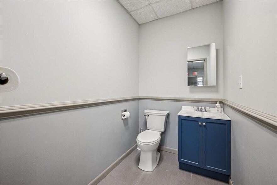 More Photos Of 314-316 Route 22 W, Green Brook Medical For Sale