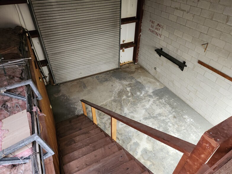 More Photos Of 1101 Sun Century Rd, Naples Warehouse For Lease