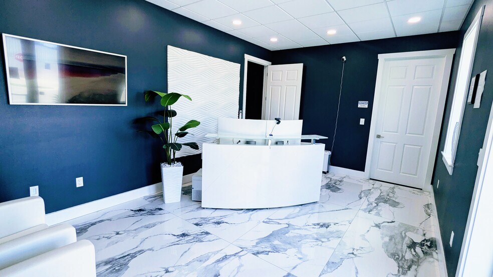 More Photos Of 2328 72nd Dr E, Sarasota Warehouse For Sale