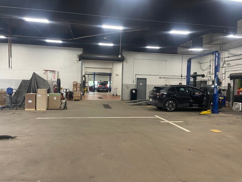 More Photos Of 600 Merrill Rd, Pittsfield Auto Dealership For Sale