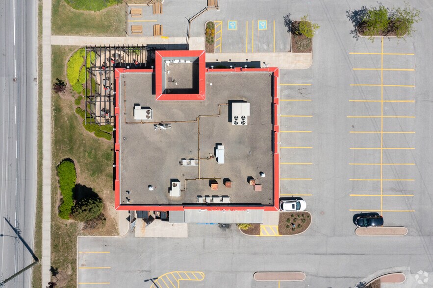 More Photos Of 35 Mapleview Dr W, Barrie Unknown For Lease