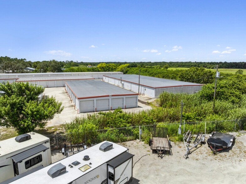 More Photos Of 107 Caladium Row, Sebring Self Storage For Sale