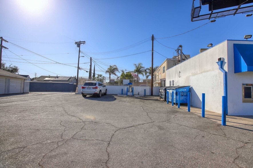 More Photos Of 10504 Victory Blvd, North Hollywood Freestanding For Sale