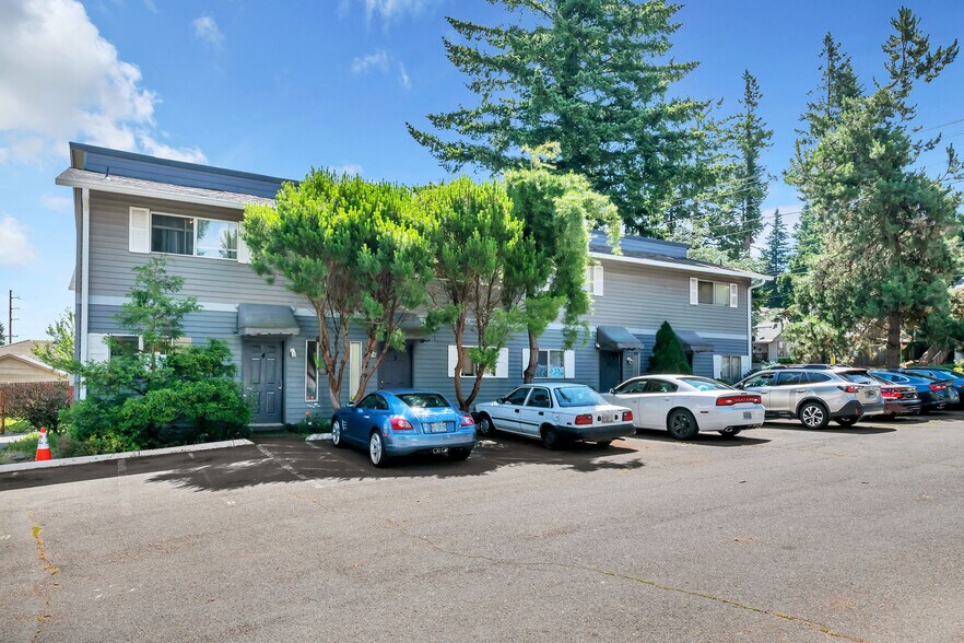 More Photos Of 16001 NE Halsey St, Portland Apartments For Sale