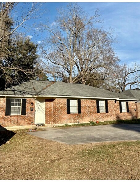 More Photos Of 1311 E 67th St, Savannah Apartments For Sale