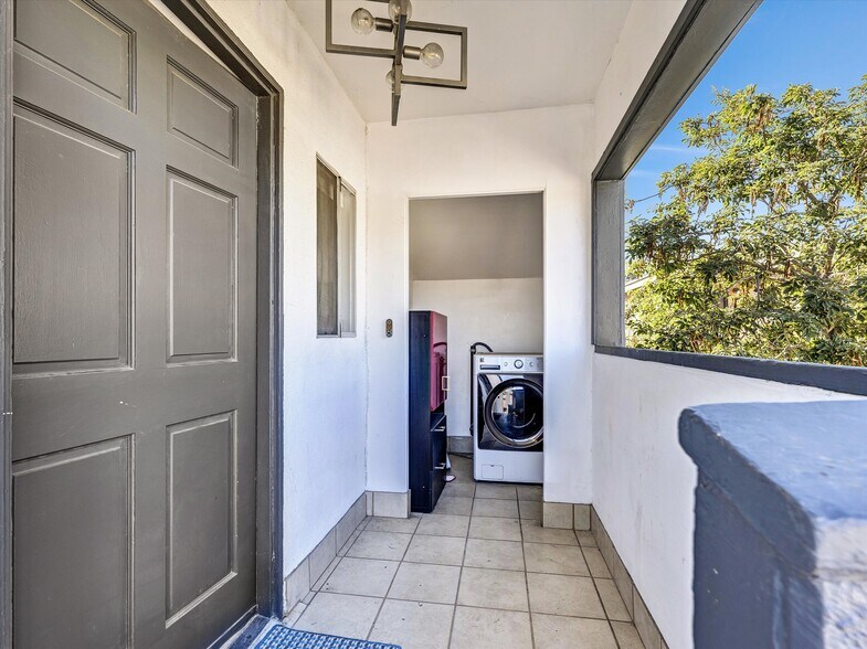 More Photos Of 2405 Meadowvale Ave, Los Angeles Multifamily For Sale