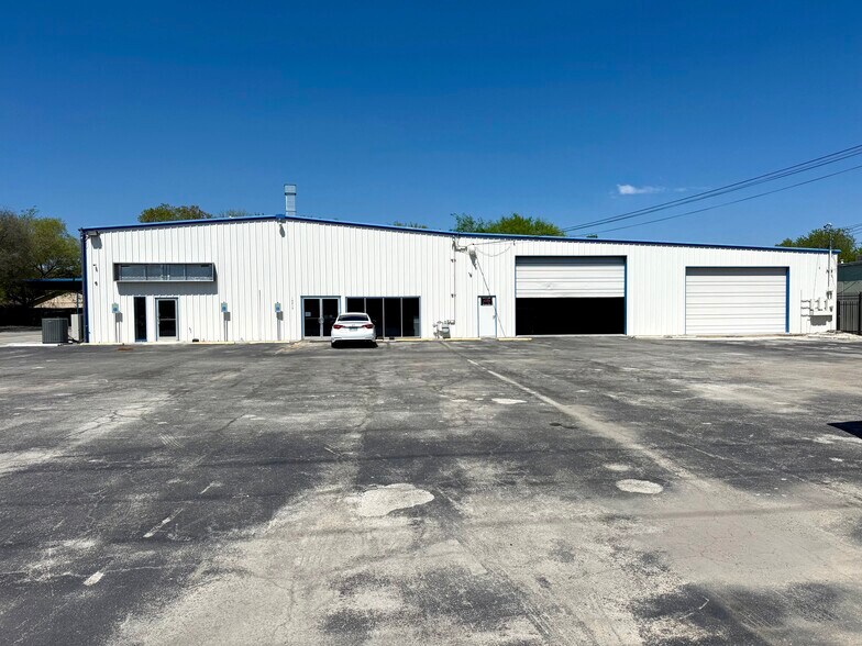 More Photos Of 10219 Culebra Rd, San Antonio Auto Repair For Lease