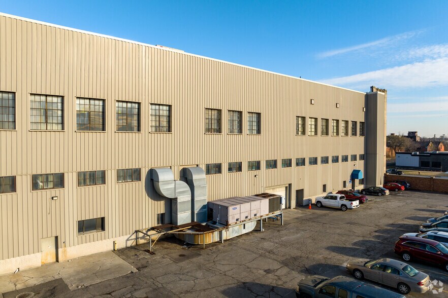 More Photos Of 1600-1634 E Grand Blvd, Detroit Manufacturing For Sale