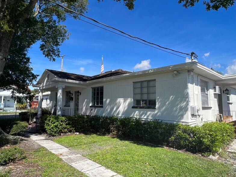 More Photos Of 2323 W Aileen St, Tampa General Retail For Lease