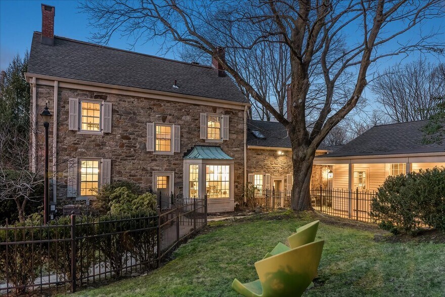 More Photos Of 1 E Mill Rd, Long Valley Office For Sale