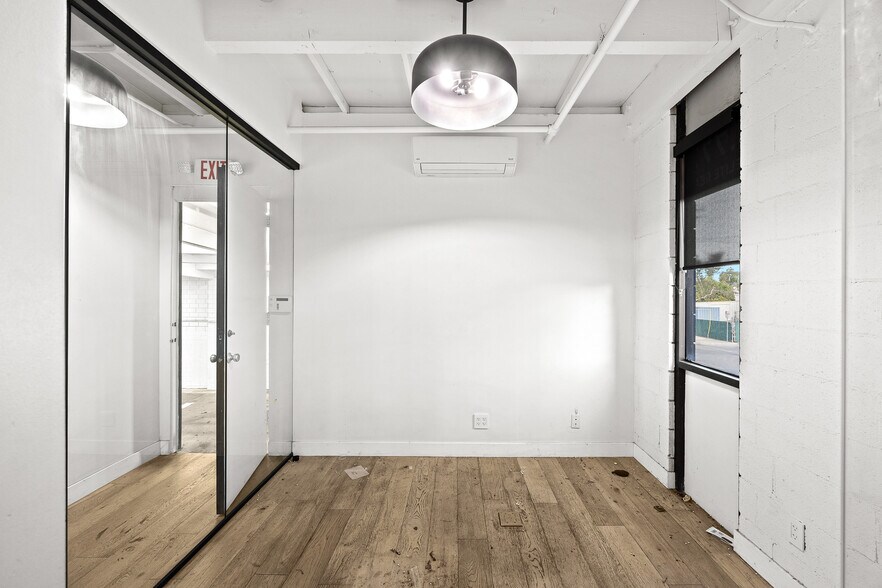 More Photos Of 2702 Saint Louis Ave, Signal Hill Warehouse For Lease