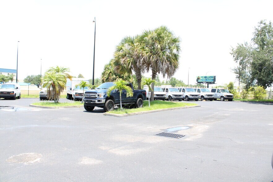 More Photos Of 3710 Gardenia Ave, Orlando Industrial For Sale