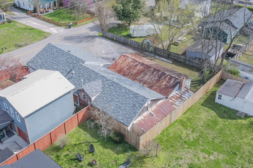 More Photos Of 503 N Petway St, Franklin Office For Sale