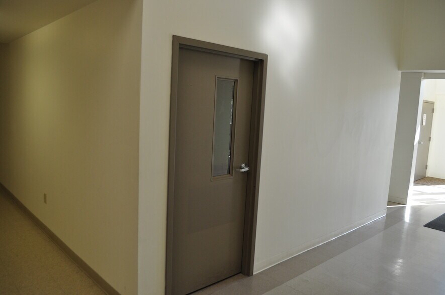 More Photos Of 1500-1510 Route 61 Hwy S, Pottsville Office For Lease