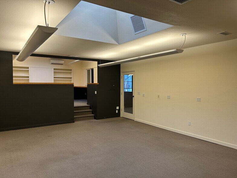 More Photos Of 1260-1280 6th St, Berkeley Warehouse For Sale