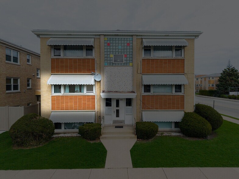More Photos Of 4401 N Newcastle Ave, Harwood Heights Apartments For Sale
