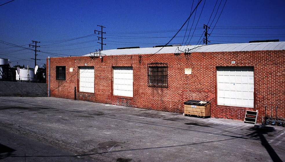 More Photos Of 5346-5356 Jillson St, Commerce Warehouse For Sale