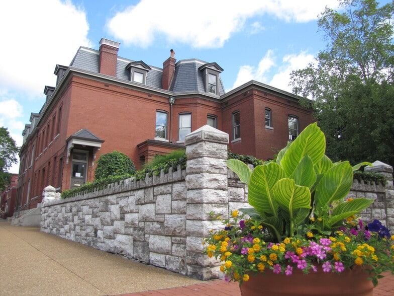 Primary Photo Of 807 Geyer Ave, Saint Louis Loft Creative Space For Sale