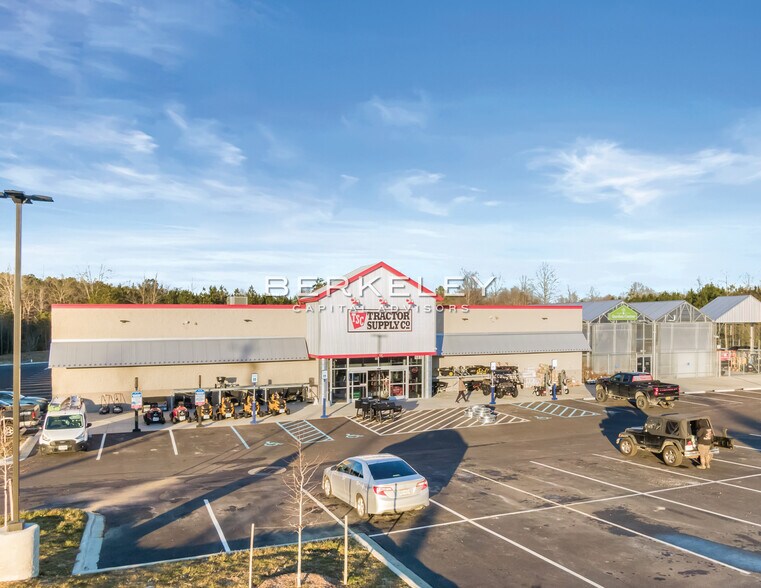 More Photos Of 183 General Puller Hwy, Saluda Freestanding For Sale