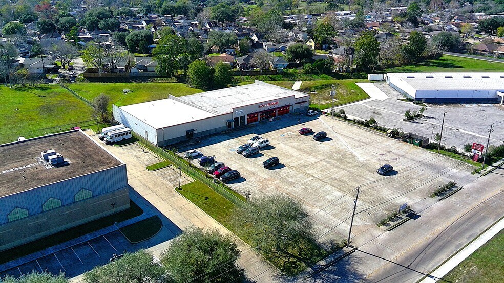 More Photos Of 2706 Cherrybrook Ln, Pasadena Storefront Retail Office For Sale