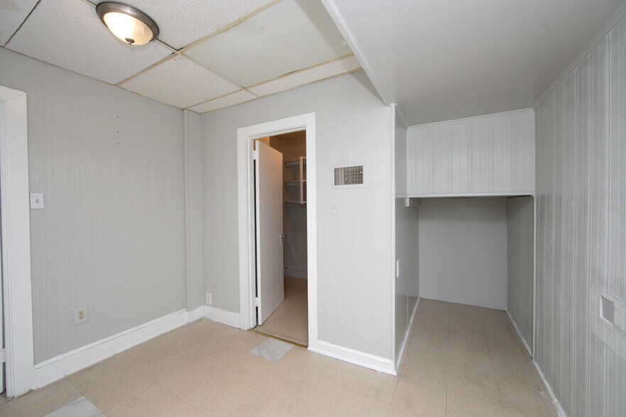 More Photos Of 2707 Westfield Ave, Camden Apartments For Sale