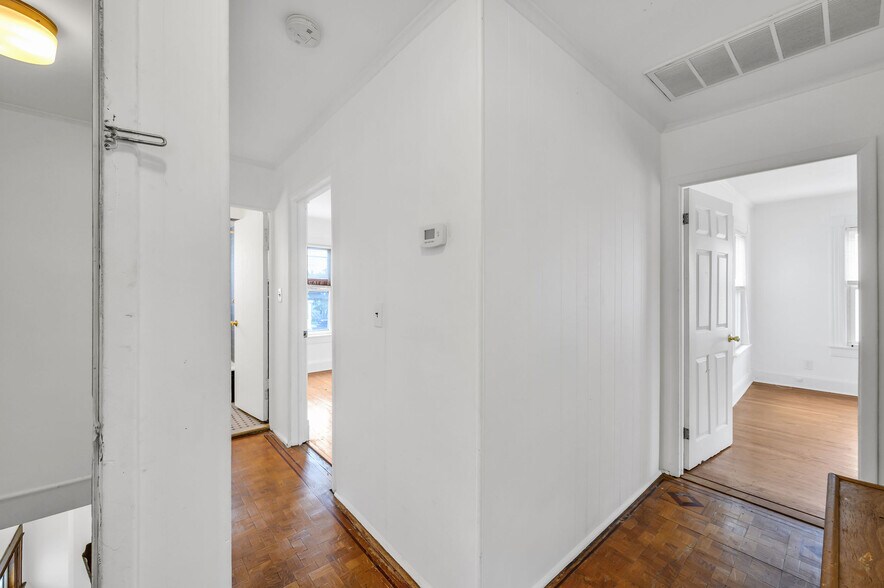 More Photos Of 46 E Somerset St, Raritan Medical For Sale