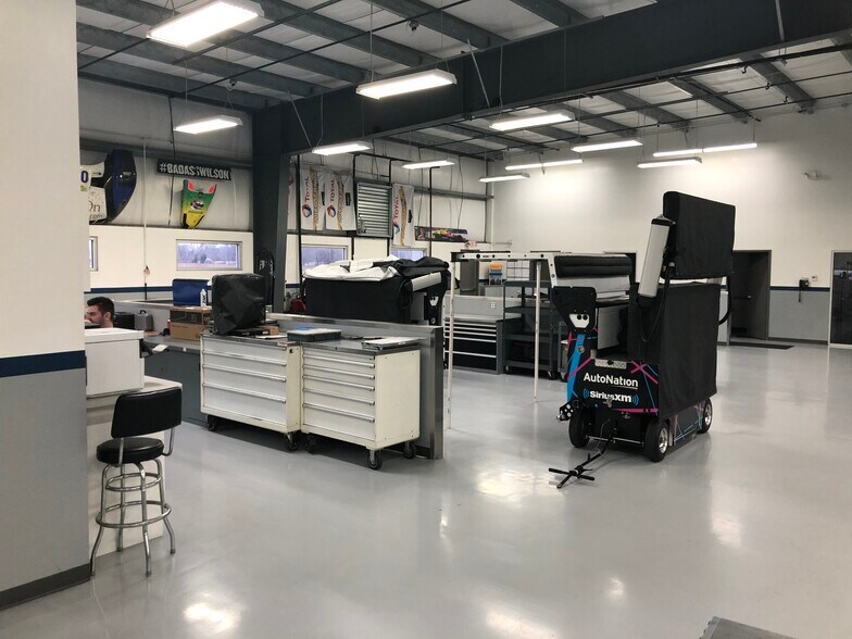 More Photos Of 114 Venture Dr, Pataskala Warehouse For Lease