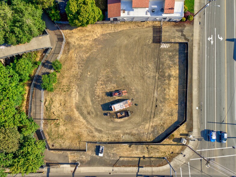 More Photos Of 328 NE Winchester St, Roseburg Land For Sale