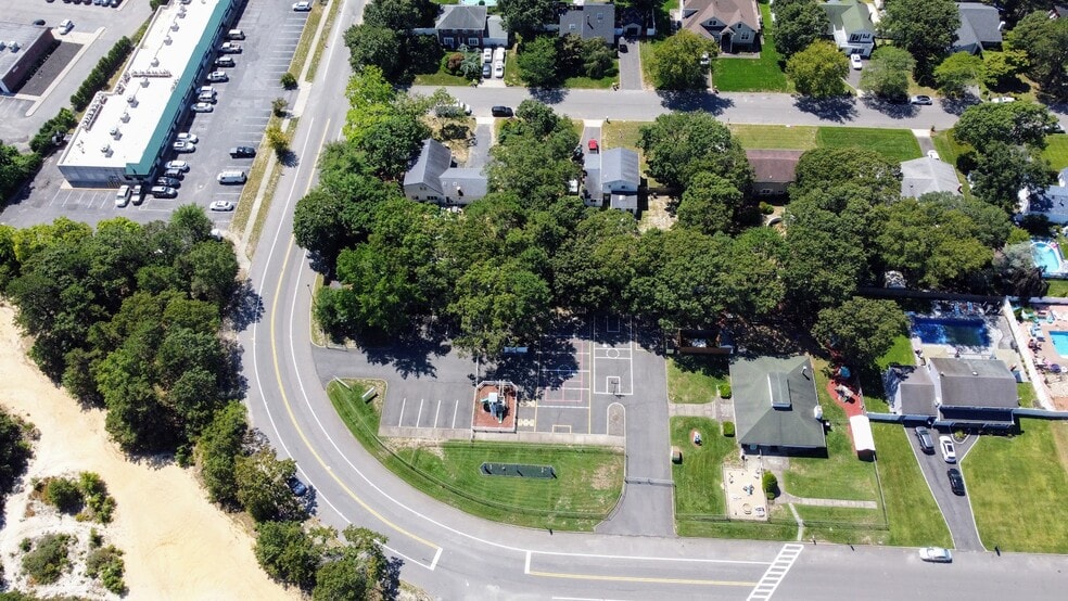 More Photos Of 9-10 Glenmere Ln, Coram General Retail For Sale