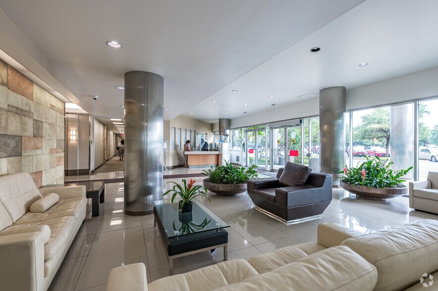 More Photos Of 7610 N Stemmons Fwy, Dallas Office For Lease