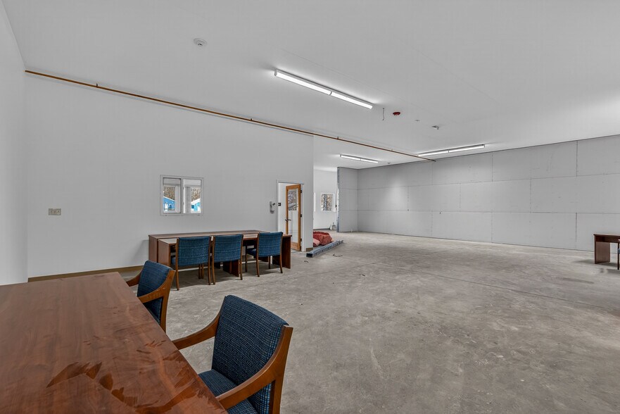 More Photos Of 430 Chapel Hill Rd, Oakdale Freestanding For Lease