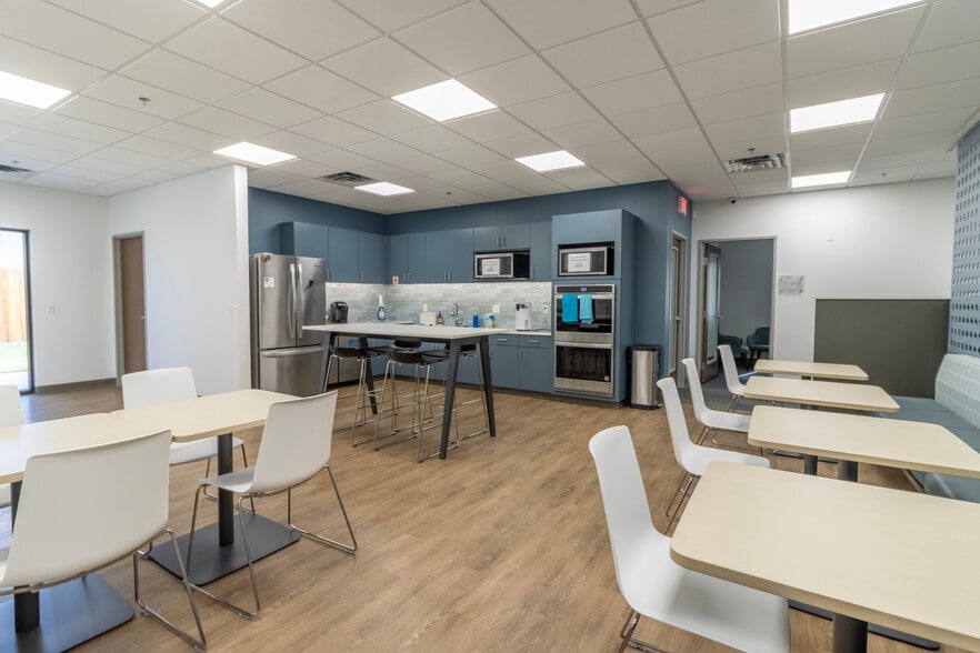 More Photos Of 2457 Wilcox Dr, Norman Office For Lease