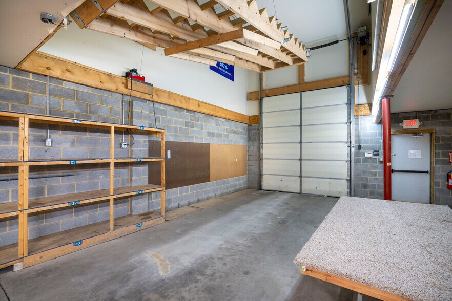 More Photos Of 3340 E Pleasant Valley Blvd, Altoona Freestanding For Sale