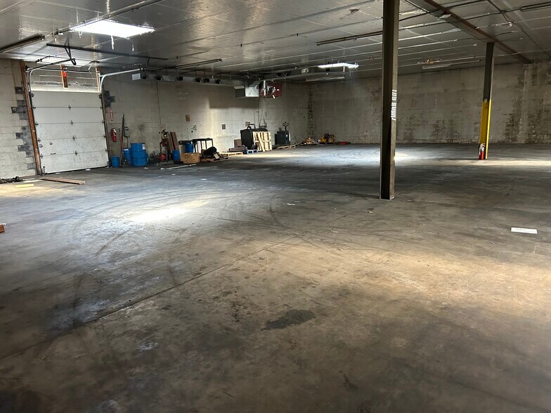 More Photos Of 800 Mountain Home Road Rd, Sinking Spring Warehouse For Lease