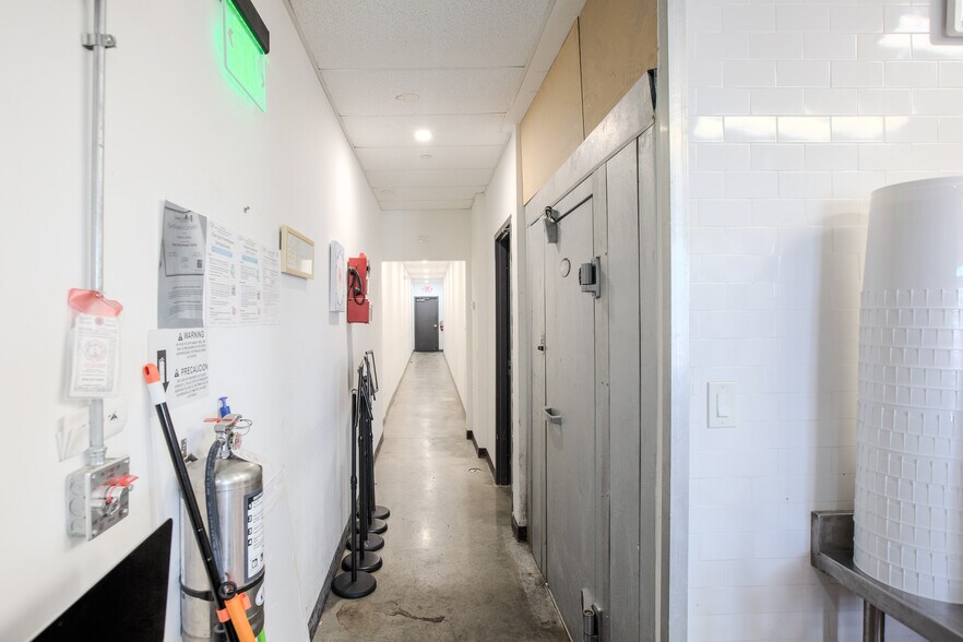 More Photos Of 14601-14891 Biscayne Blvd, Miami Storefront For Lease