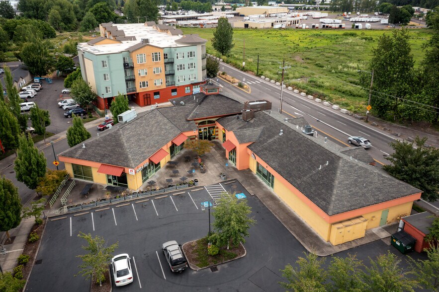 More Photos Of 925 N Anchor Way, Portland Unknown For Lease