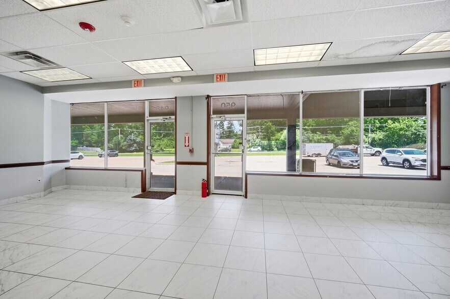 More Photos Of 944 E Roosevelt Rd, West Chicago Storefront For Lease