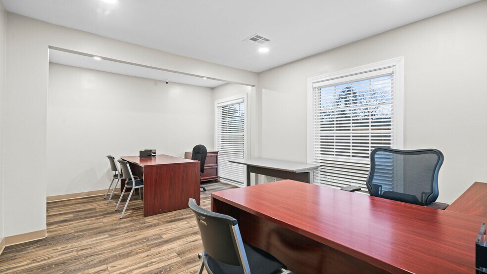 More Photos Of 4928 Old Spanish Trl, Houston Office For Lease