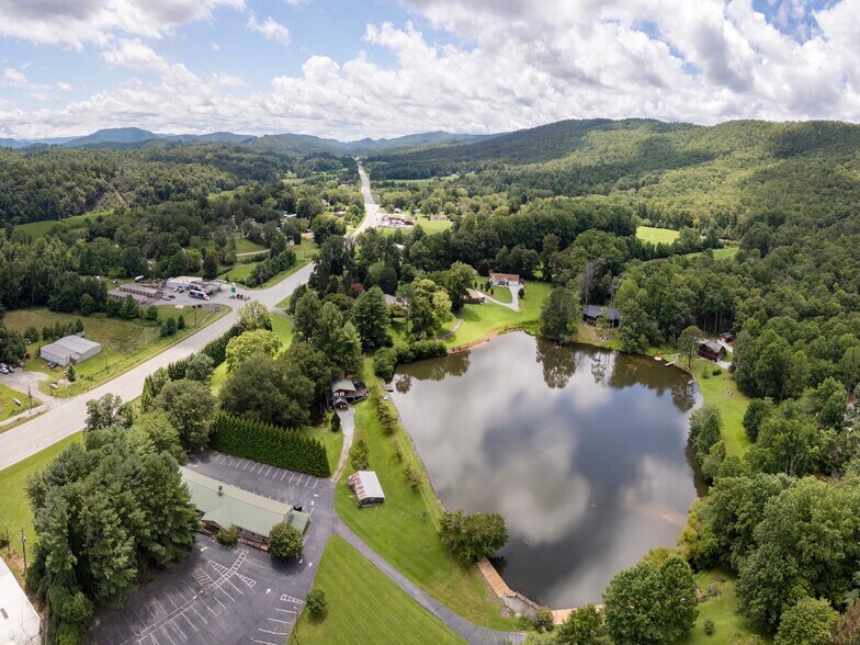 More Photos Of 8826 Boylston Hwy, Mills River Flex For Sale